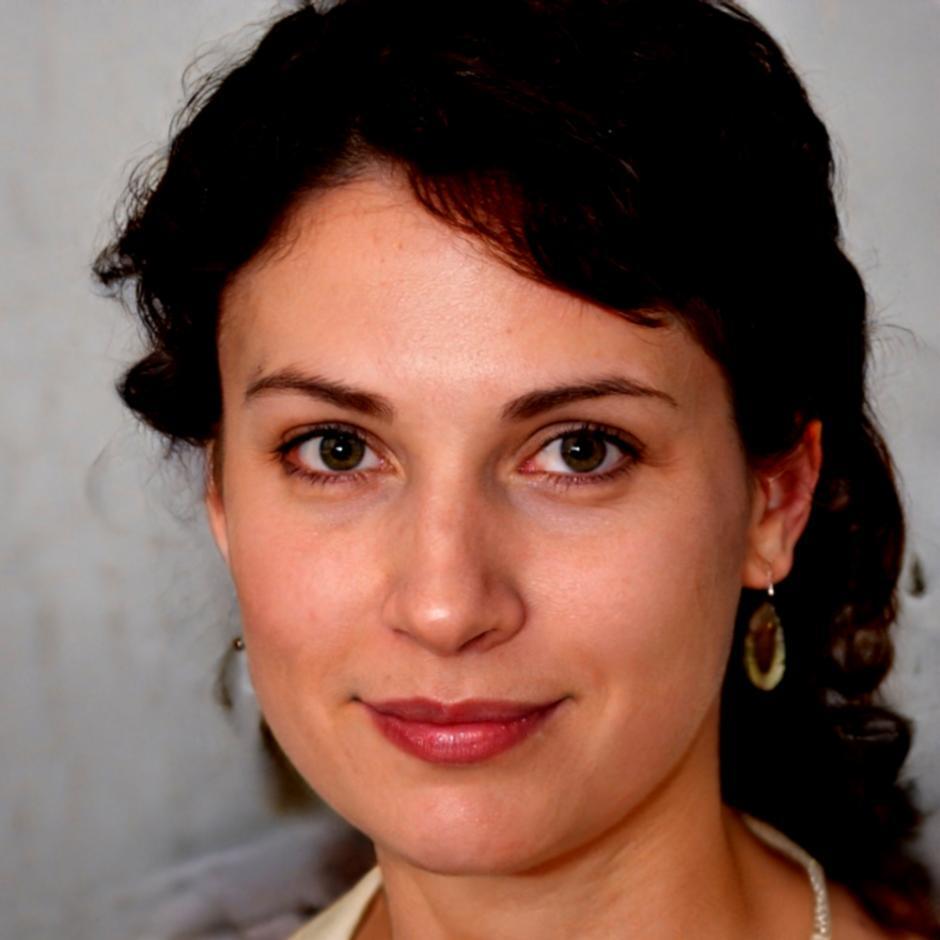 Helena Krishnan financial modeling instructor
